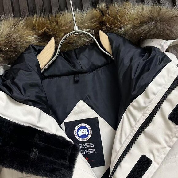 🍻🍻2024 Canada goose new down jacket - Picture 7 of 8